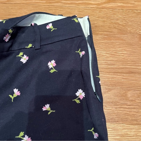 EUC J.CREW Mercantile Floral Printed Winnie Pants (Size 6) - Picture 5 of 7